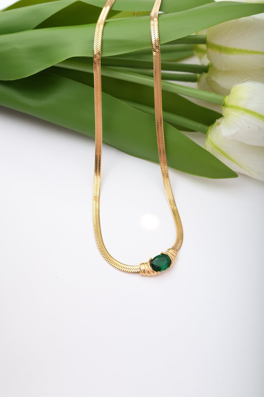 GOLD PLATED SINGLE EMERALD GREEN NECKLACE