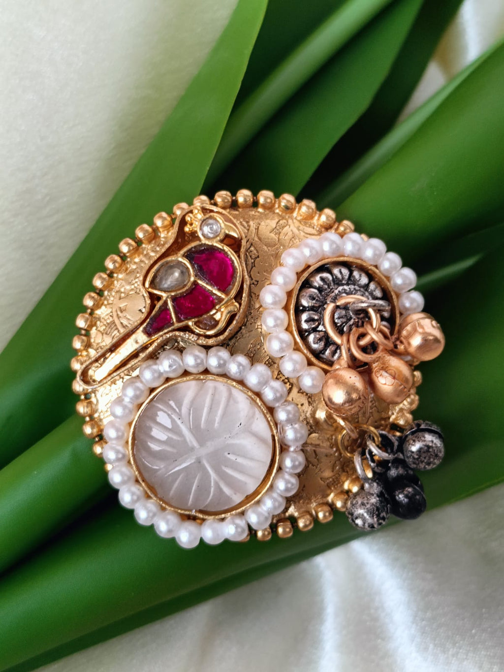 TRADITIONAL RING WHITE