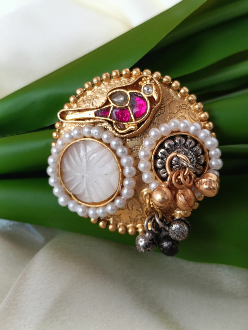 TRADITIONAL RING WHITE