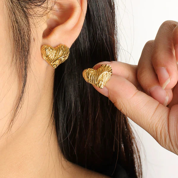 ANTI TARNISH  HEART STUD EARRING