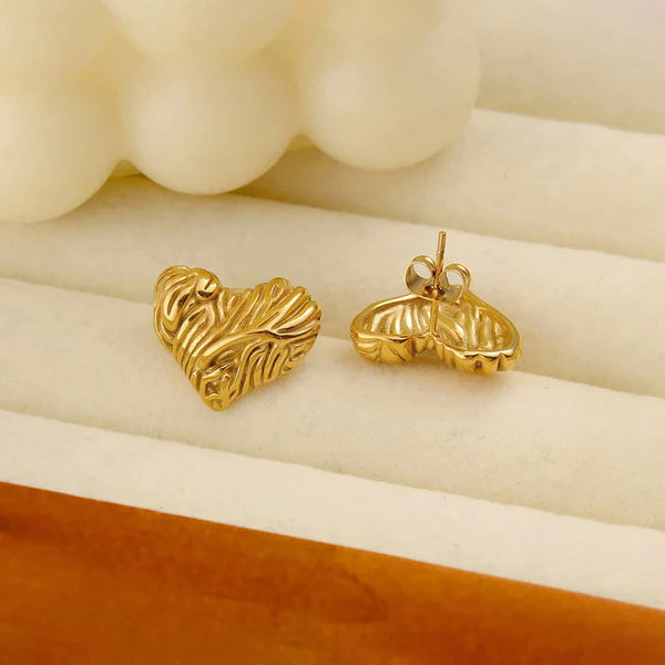 ANTI TARNISH  HEART STUD EARRING