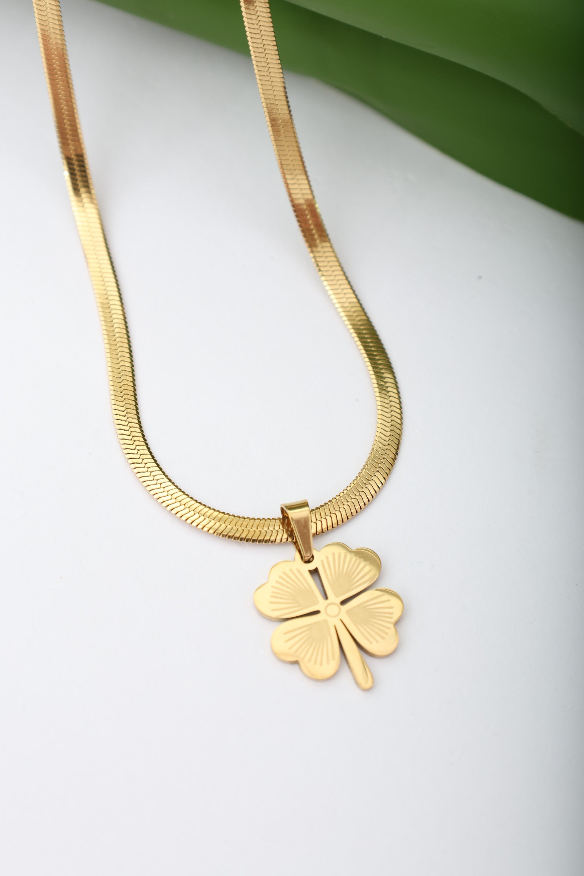 GOLD PLATED CLOVER NECKLACE