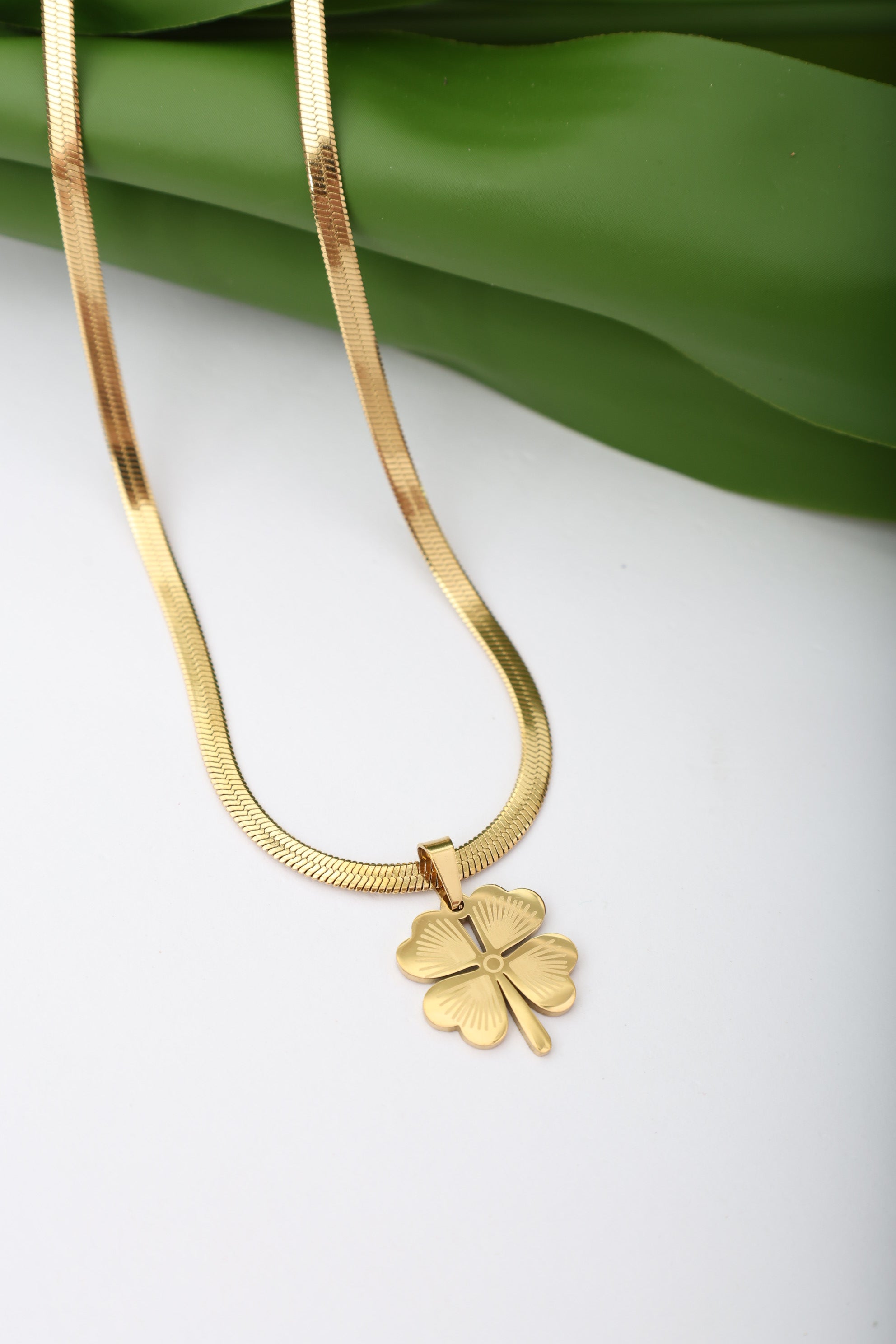 GOLD PLATED CLOVER NECKLACE