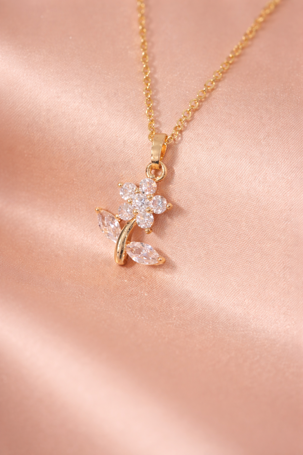 Floral necklace Anti tarnish