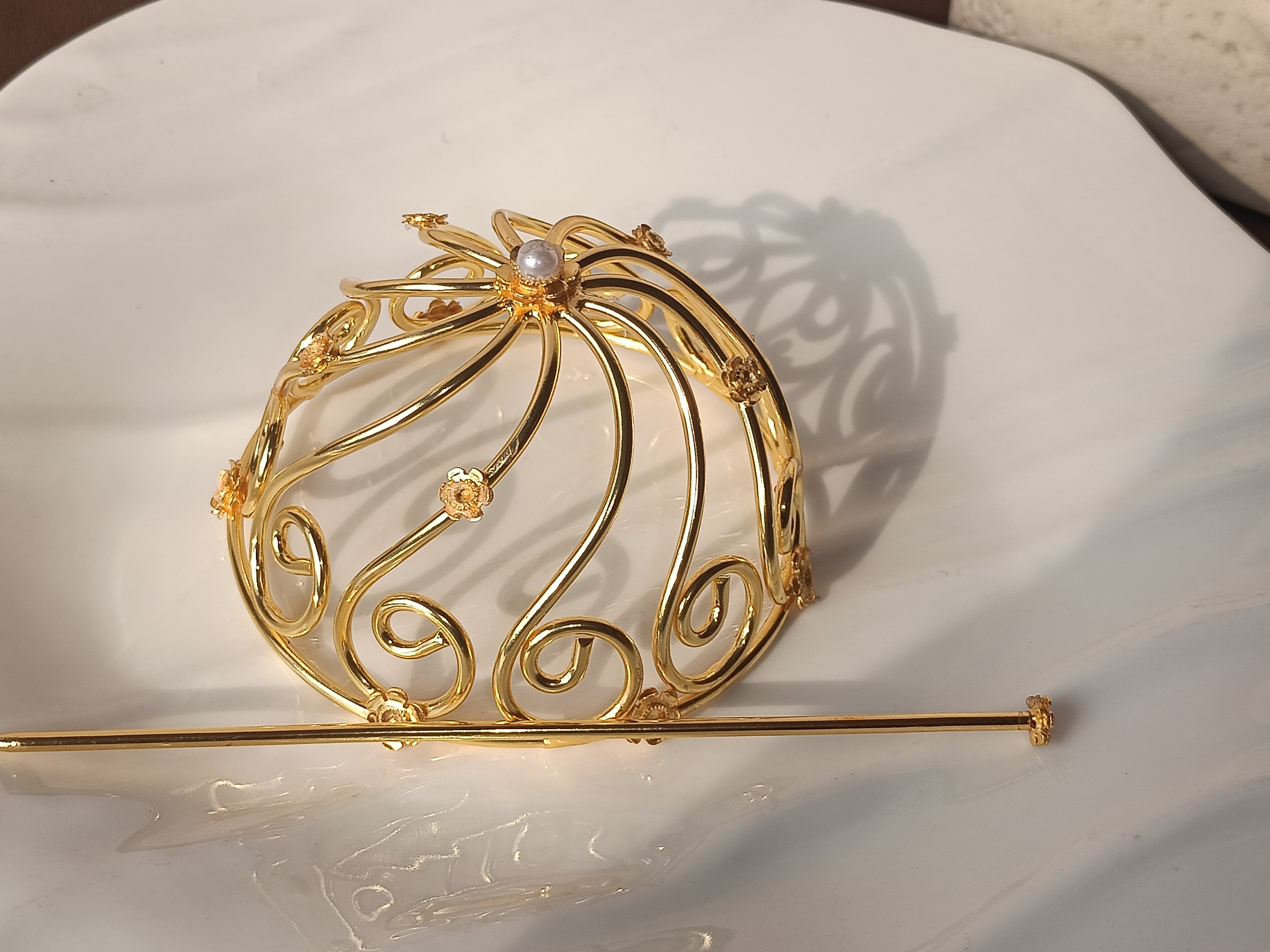 ELEGANT HAIR CAGE BUN