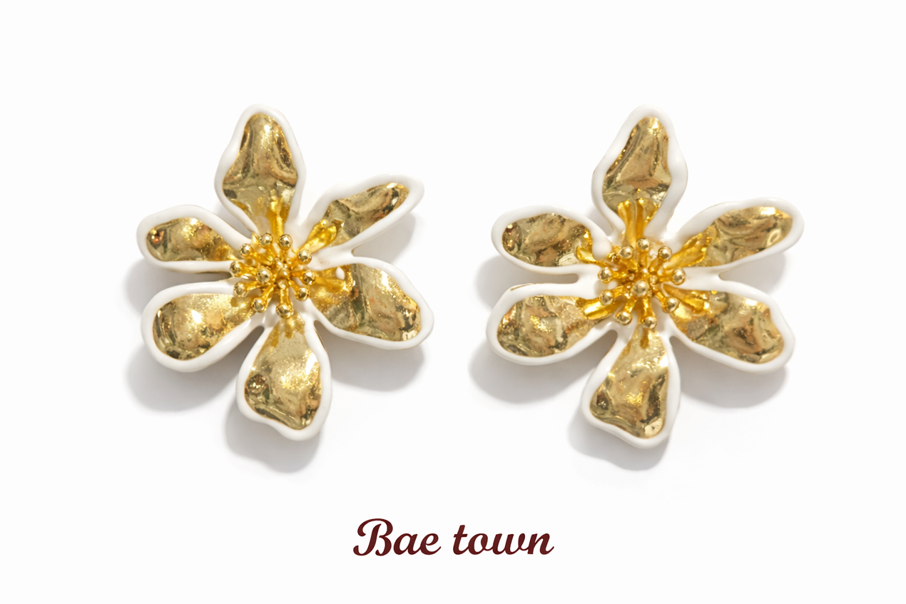 ANTI TARNISH EARRINGS WHITE AND GOLD FLOWER