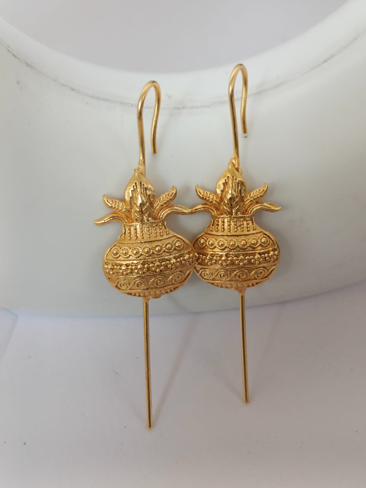 TRADITIONAL EARCUFF KALASH