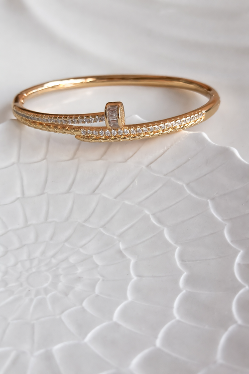 ANTI TARNISH AD STUDED NAIL BRACELET