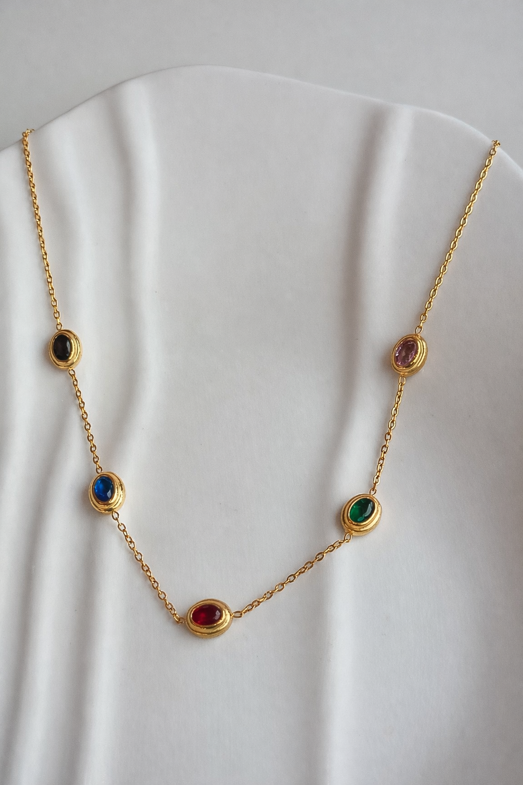 MULTI COLOUR NECKLACE